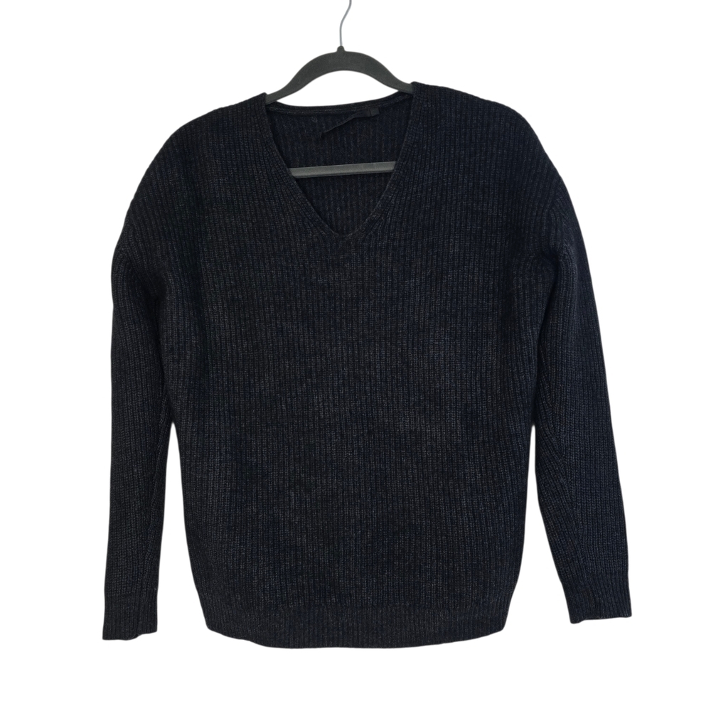 Jenni Kayne Chasmere Wool Knit Sweater in charcoal Grey Pullover Vneck